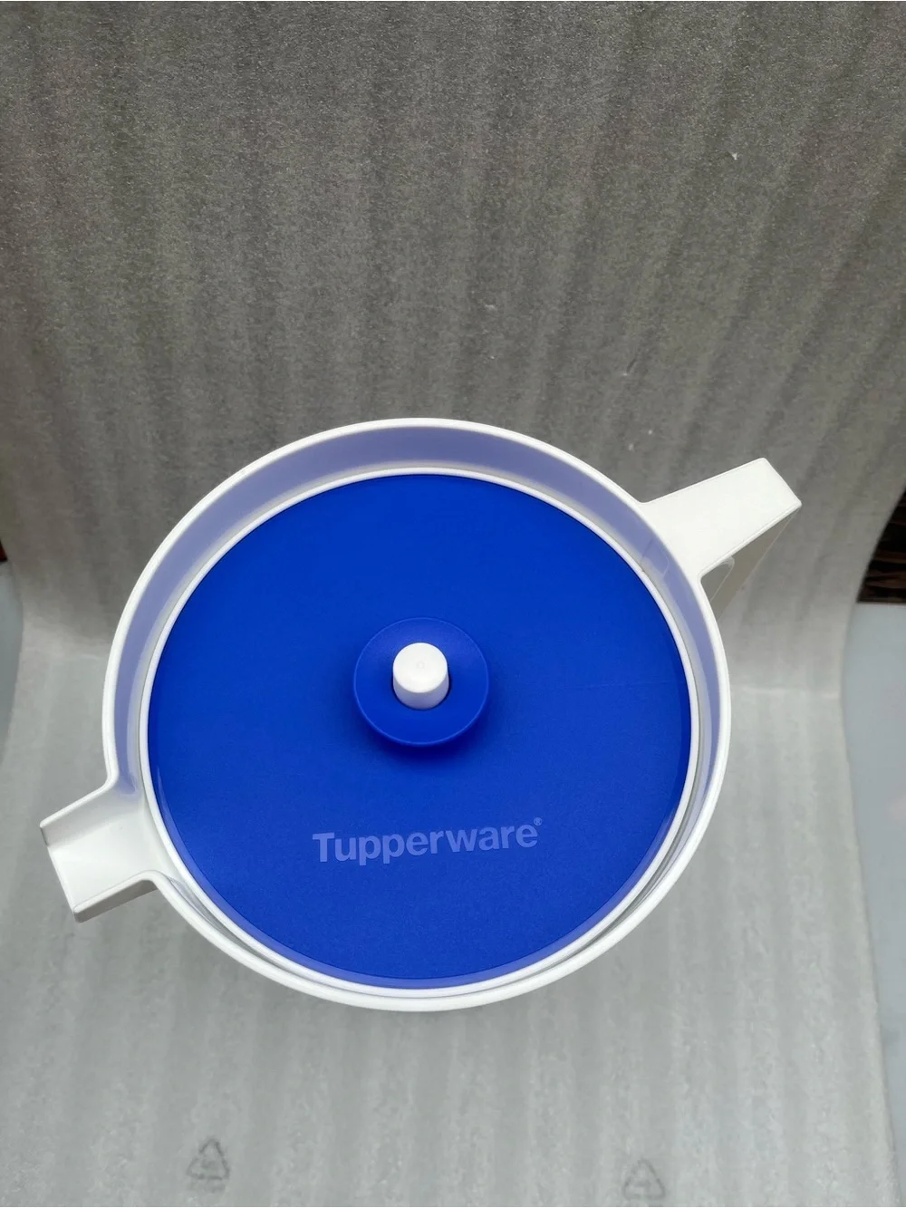 Tupperware One Gallon Pitcher